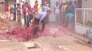 আজ আবার রাস্তায় নামে অন্তত ৭০ পোশাক কারখানার শ্রমিক, পরিস্থিতি নিয়ন্ত্রণে বিজিবি মোতায়েন