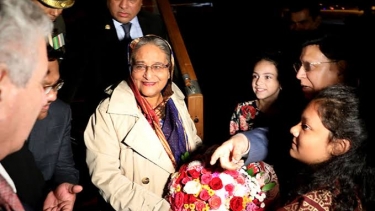 প্রধানমন্ত্রী আজারবাইজানে পৌঁছেছেন, ন্যাম সম্মেলনে যোগ দেবেন