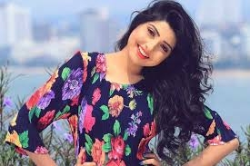 পড়শী বিশ্বকবির পর জাতীয় কবির গান গাইলেন