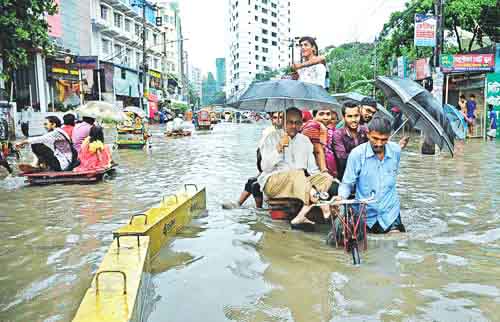 চট্টগ্রামে ১৮টি খালের বাঁধে বিপদ