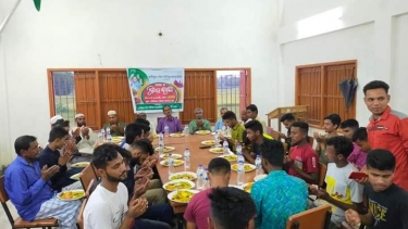 মধ্যনগরে ইউনিয়ন আ.লীগের উদ্যোগে ইফতার মাহফিল অনুষ্ঠিত