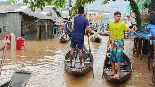 সিলেটের ভয়াবহ বন্যা পরিস্থিতির দৃশ্য