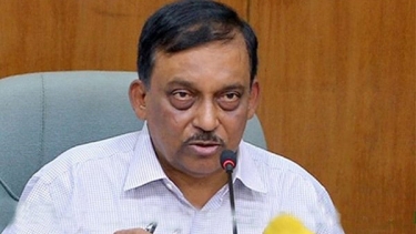 রোহিঙ্গারা আমাদের ওপর চাপ বাড়াচ্ছে: স্বরাষ্ট্রমন্ত্রী