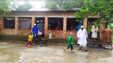 দেশের ১২৩ গ্রামে আজ উদযাপন হচ্ছে ঈদুল আজহা