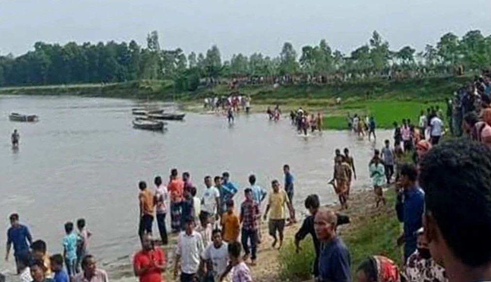 পঞ্চগড়ে করতোয়া নদীতে নৌকা ডুবে ২৪ জনের মৃত্যু- ছবি ফোকাস বাংলা