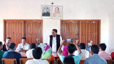 মধ্যনগরে আওয়ামী লীগ প্রার্থী খায়রুল কবির রুমেনের জনসংযোগ