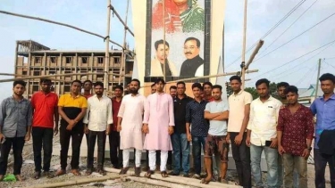 ম্যুরালে বঙ্গবন্ধু ও প্রধানমন্ত্রীর ছবি অক্ষুন্ন রেখে এমপি রতন ও তার ভাইয়ের ছবি সাত দিনের মধ্যে অপসারনের জন্য উচ্চ আদালতের নির্দেশ