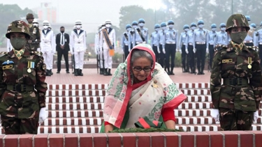 স্বাধীনতা দিবসে বীর শহীদদের প্রতি প্রধানমন্ত্রীর শ্রদ্ধা