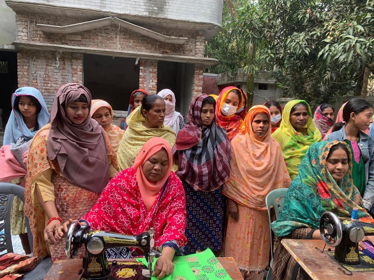 দরিদ্র মানুষদের প্রশিক্ষণ ও কর্মজীবন নির্মাণে দিলরুবা খানের