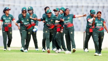 জ্যোতি ছড়ালো জ্যোতিরা, ভারতের বিপক্ষে অসাধারণ বোলিংয়ে ড্র !!