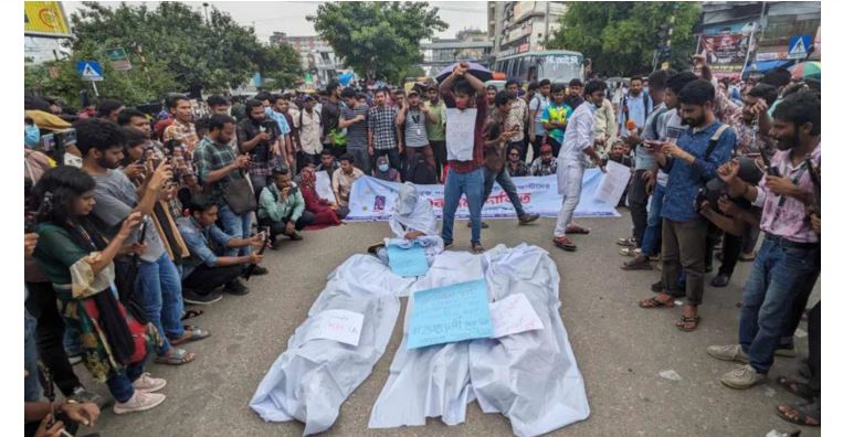 আবারও সড়কে ৭ কলেজের শিক্ষার্থীরা, আত্মহত্যার হুমকি