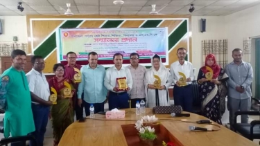 মধ্যনগরে প্রাথমিক শিক্ষা পদক পেলেন অজয়-সাকী শিক্ষক দম্পতি