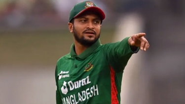 সাকিব শ্রীলংকায় গেলে পাথর ছুড়ে মারার হুমকি