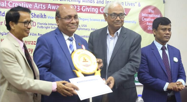 “দ্য ইন্টারন্যাশনাল ক্রিয়েটিভ আর্টস এওয়ার্ড” পেলেন কবি শ্যামসুন্দর সিকদার