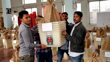 ব্যালট পেপার যাচ্ছে আজ যেসব জেলায়