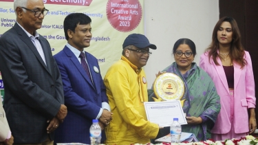 ” দ্য ইন্টারন্যাশনাল ক্রিয়েটিভ আর্টস এওয়ার্ড ” পেলেন লেখক মোজাফফর হোসেন