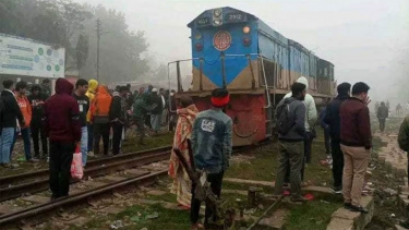 ট্রেনের ইঞ্জিন সিগন্যাল ছাড়াই পরিবর্তনের সময় লাইচ্যুত