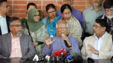 ৮টি প্রতিষ্ঠান জবরদখল হয়েছে-অভিযোগ ড. ইউনূসের