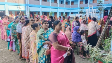 আঙুলের ছাপে বিপত্তি ইভিএমে নারী ভোটারদের