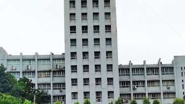 ৬০ কিলোমিটার বেগে ঝড়ের পূর্বাভাস দিয়েছে আবহাওয়া অধিদপ্তর!