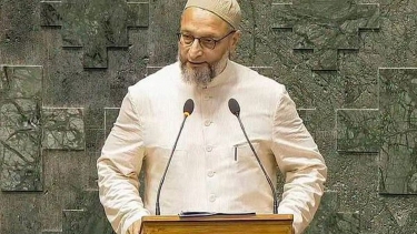 শপথ নেওয়ার পর ভারতের সংসদে দাঁড়িয়ে ‘জয় ফিলিস্তিন’ স্লোগান