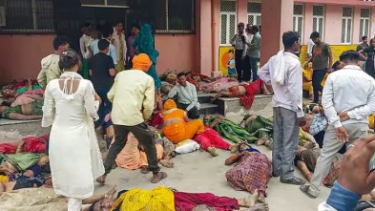 ভারতে ধর্মীয় অনুষ্ঠানে পদদলিত হয়ে ১২১ জনের মৃত্যু : ভোলে বাবার সন্ধানে পুলিশ