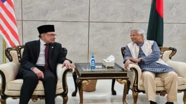 প্রধান উপদেষ্টার সঙ্গে মালয়েশিয়ার প্রধানমন্ত্রীর একান্ত বৈঠক