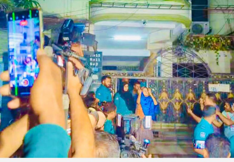 ব্যরিষ্টার তুরিন আফরোজ গ্রেফতার