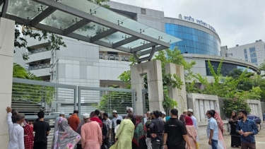 অন্ধকারে চক্ষুহীনরা চার দিন ধরে বন্ধ হাসপাতাল