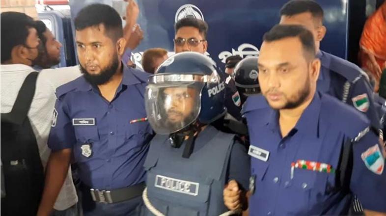 আদালতে মামলার মূল আসামি হিটু শেখ