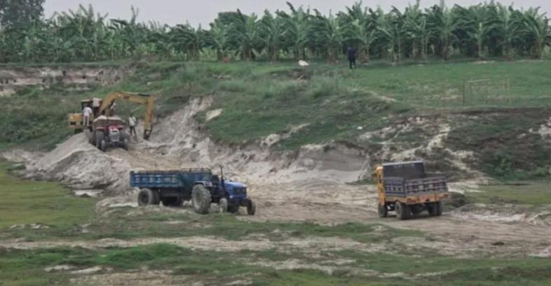 অবৈধভাবে বালু উত্তোলনে জরিমানা