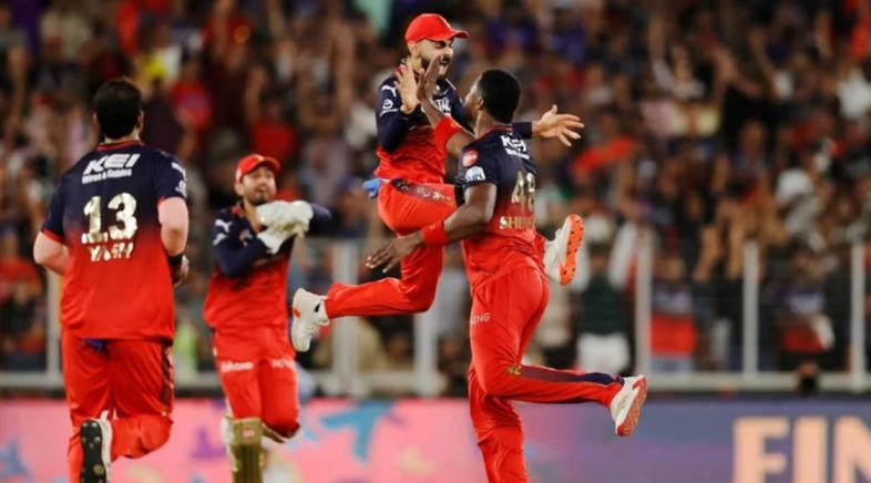 বেঙ্গালুরু পাঞ্জাবকে হারিয়ে প্রথমবার আইপিএল চ্যাম্পিয়ন।