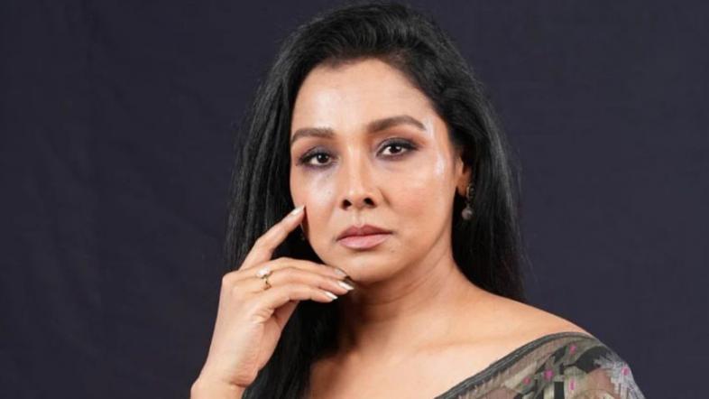 সাধারণভাবেই বাঁচতে চাই: রুনা খান