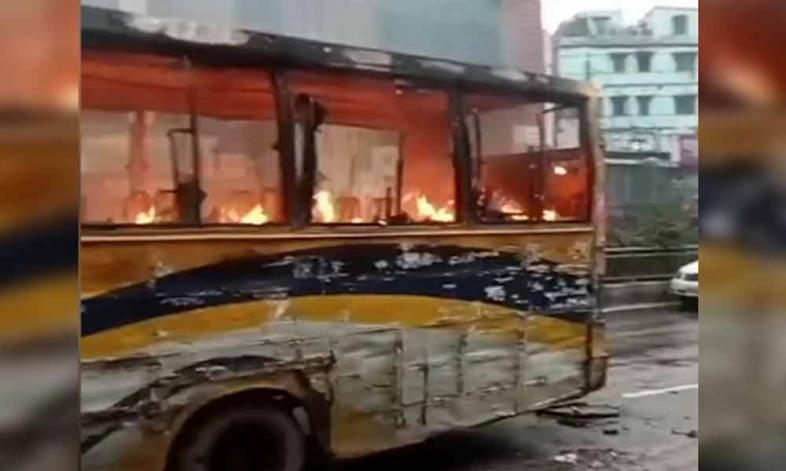 রাজধানীতে বাস থামিয়ে গুলি, আগুন দিল দুর্বৃত্তরা