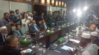 রাজধানীর আগারগাঁওয়ে নির্বাচন ভবনে (সিইসি) সঙ্গে বৈঠক জামায়াতের ইসলামীর একটি প্রতিনিধি দল