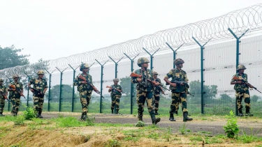 বাংলাদেশ সীমান্তে কাঁটাতার বসিয়েছে ভারত