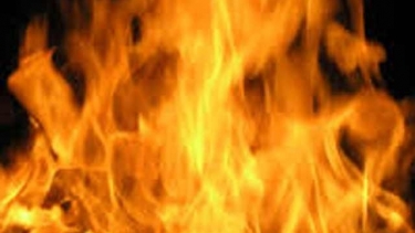 রাজধানীর লালবাগে প্লাস্টিক ও পলিথিন কারখানায় ভয়াবহ অগ্নিকাণ্ড