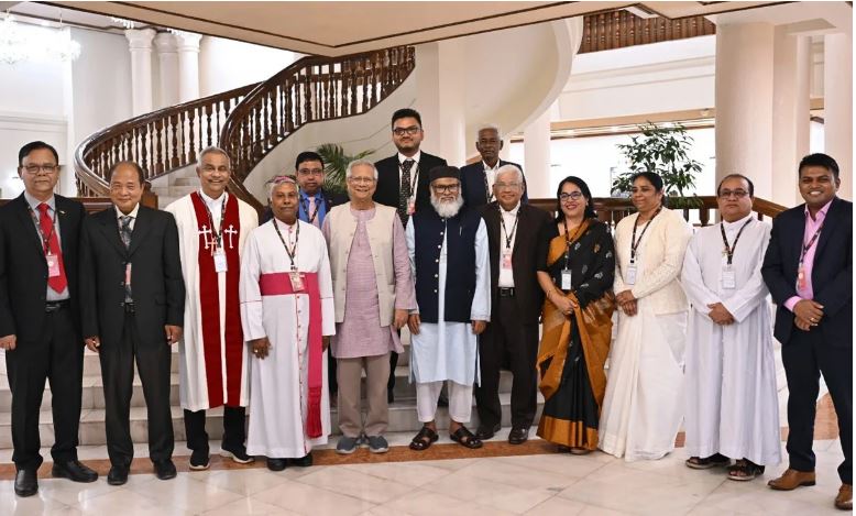 খ্রিস্টান সম্প্রদায়ের প্রতিনিধিদের সঙ্গে শুভেচ্ছা বিনিময় প্রধান উপদেষ্টা ড. মুহাম্মদ ইউনূস