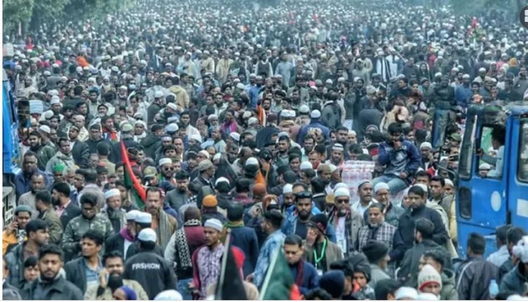 খালেদা জিয়ার জানাজায় অংশ নিতে মানিক মিয়া অ্যাভিনিউতে জনস্রোত