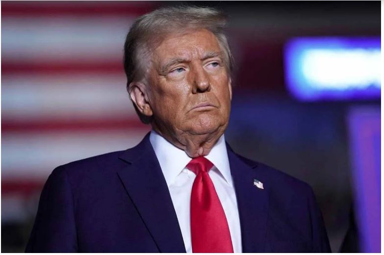 প্রেসিডেন্ট ডোনাল্ড ট্রাম্প