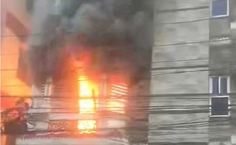 উত্তরায় আবাসিক ভবনে অগ্নিকাণ্ডে তিনজনের মৃত্যু