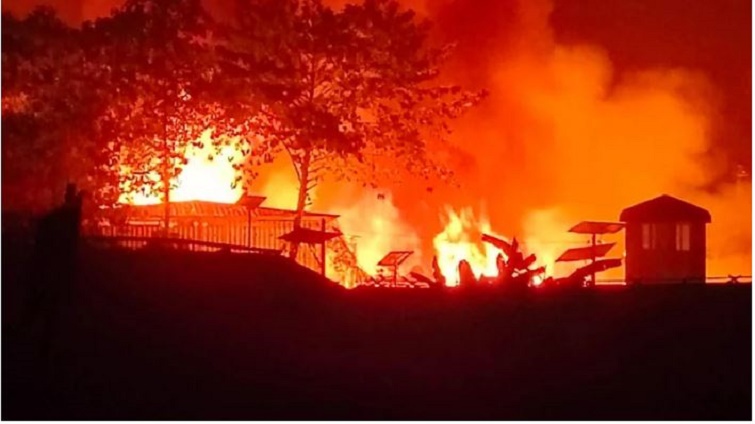 উখিয়ায় রোহিঙ্গা ক্যাম্পে ভয়াবহ অগ্নিকাণ্ড, পুড়েছে ৫০০টি ঘর