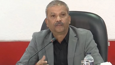 আইসিসি যদি অযৌক্তিক শর্ত চাপায়, বাংলাদেশ তা মানবে না: আসিফ নজরুল