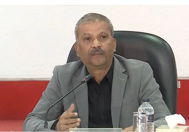 যুব ও ক্রীড়া এবং আইন উপদেষ্টা আসিফ নজরুল। ফাইল ছবি