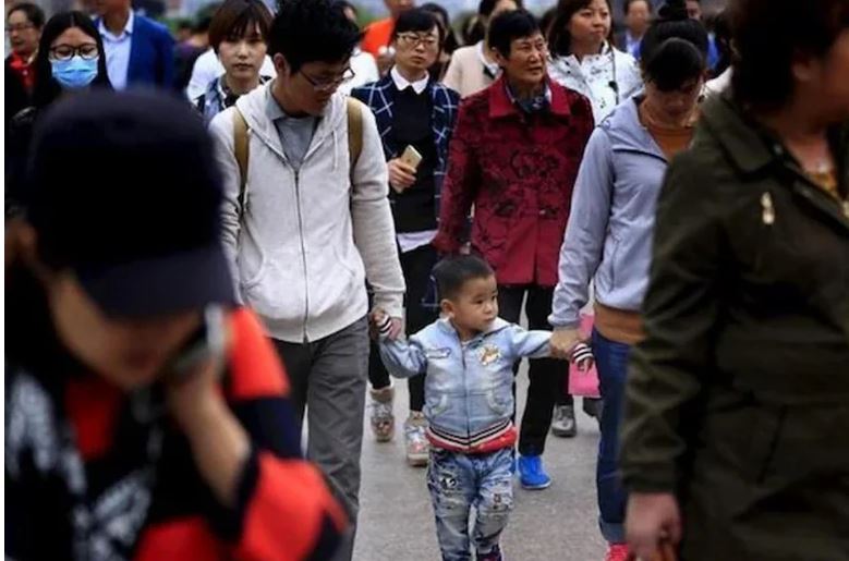 চীনের জনসংখ্যা কমে যাওয়ার নতুন রেকর্ড