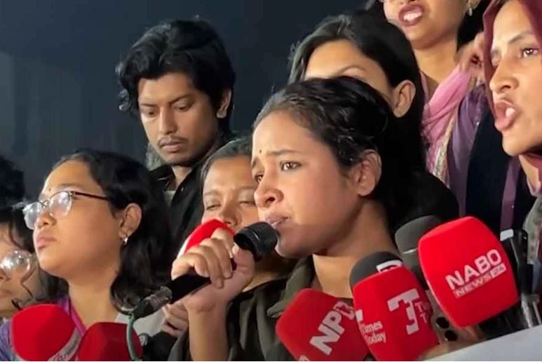 জামায়াত নেতার অশালীন মন্তব্যে ঢাকা বিশ্ববিদ্যালয়ে উত্তাল পরিস্থিতি