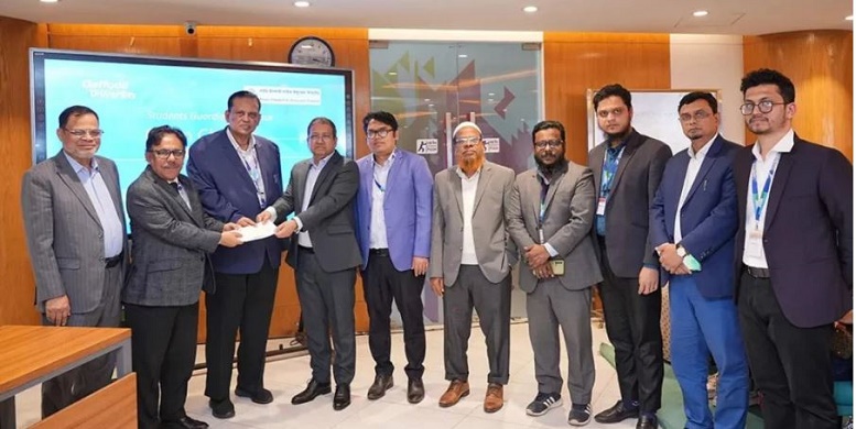 ড্যাফোডিল ইন্টারন্যাশনাল ইউনিভার্সিটি ১৫ কোটি টাকারও বেশি বিমা দাবি প্রদান