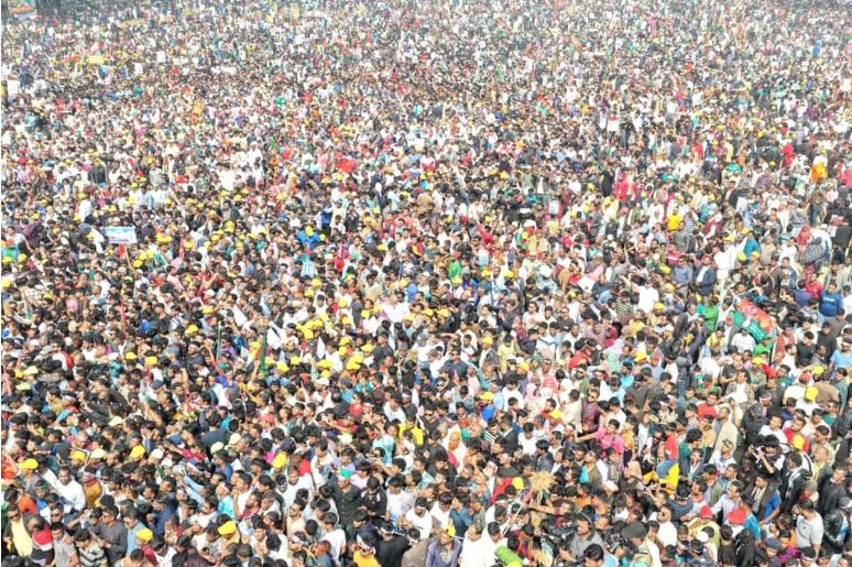 খুলনায় বিএনপি চেয়ারম্যান তারেক রহমানের নির্বাচনি জনসভা কানায় কানায় পূর্ণ