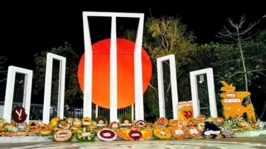 আমার ভাইয়ের রক্তে রাঙানো একুশে ফেব্রুয়ারি আমি কি ভুলিতে পারি- কবি মোজাফফর বাবু