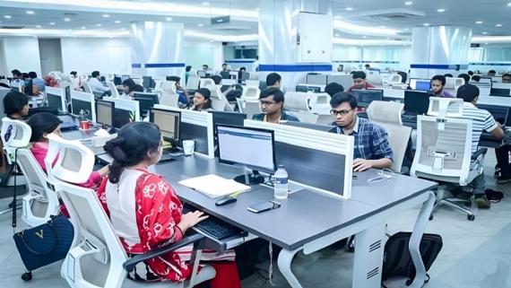 আজ থেকে অফিস-আদালত চলবে নতুন সময়সূচিতে